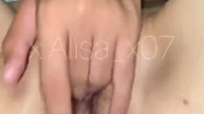 คลิปหลุดนักเรียน วัยรุ่นผมติ่งหูโชว์อมกระจู๋เพื่อนผู้ชาย แก้ผ้านอนให้เกี่ยวเบ็ด ใช้นิ้วช่วยตัวเอง ใช้ปากอมควยไปด้วยยิ่งเงี่ยน